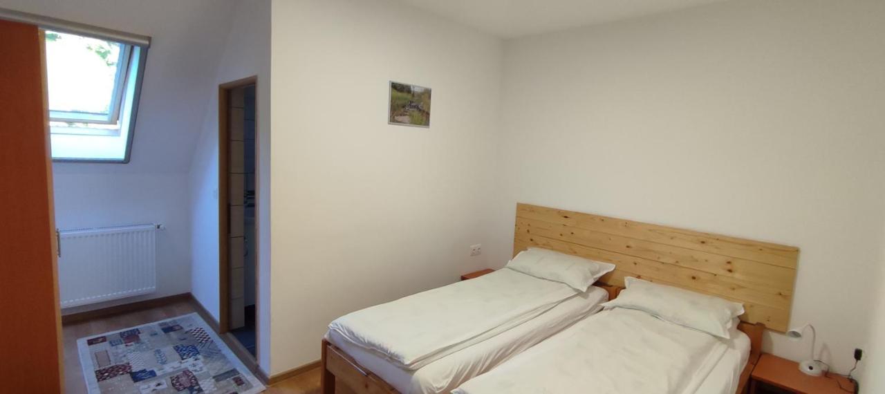 Olt-Part Vendeghaz Hotel BaileTusnad Buitenkant foto